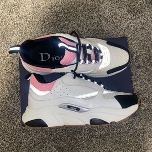 Dior b22